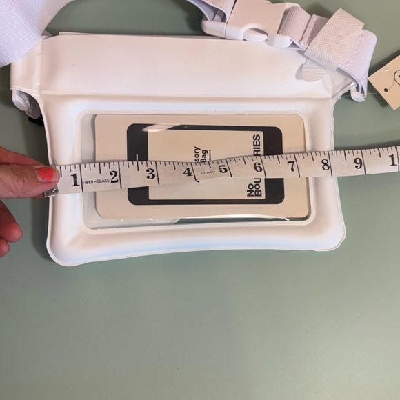 No Boundaries White waist belt bag purse water resistant cellphone holder - Picture 5 of 5